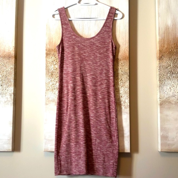 Two Medium Burgundy Sleeveless Dresses - Picture 8 of 8